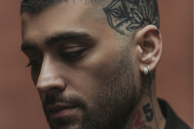 Zayn Malik, ex-One Direction, cancela turnê nos Estados Unidos após internação e mantém recuperação em casa