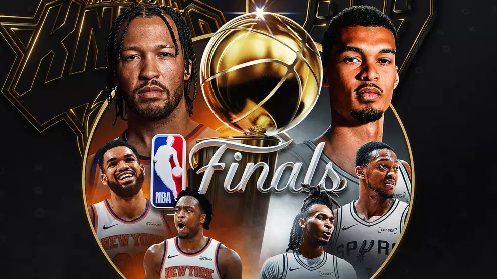 Logotipo da NBA com destaque para Knicks e Spurs antes do início das finais da liga em série melhor de sete jogos.