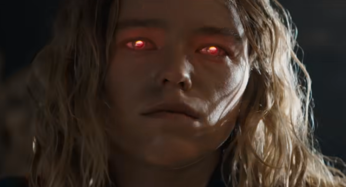 supergirl-trailer-final-dc-superman-lobo Milly Alcock como Supergirl em cena do trailer final de Supergirl, que mostra o retorno de Superman e a presença de Lobo.