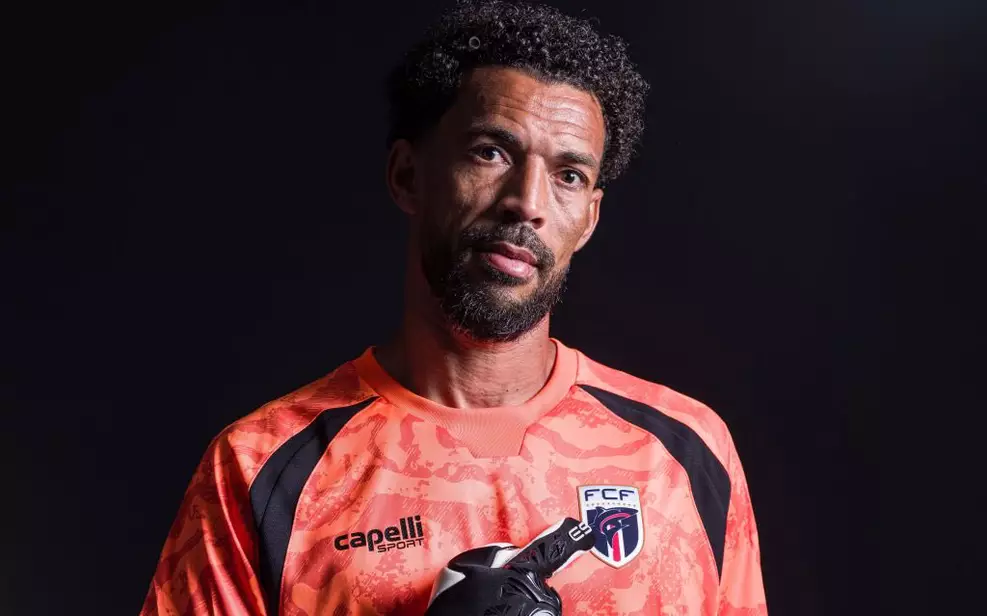 vozinha-1-milhao-seguidores Vozinha comemora após atuação decisiva de Cabo Verde no empate contra a Espanha na Copa do Mundo de 2026.