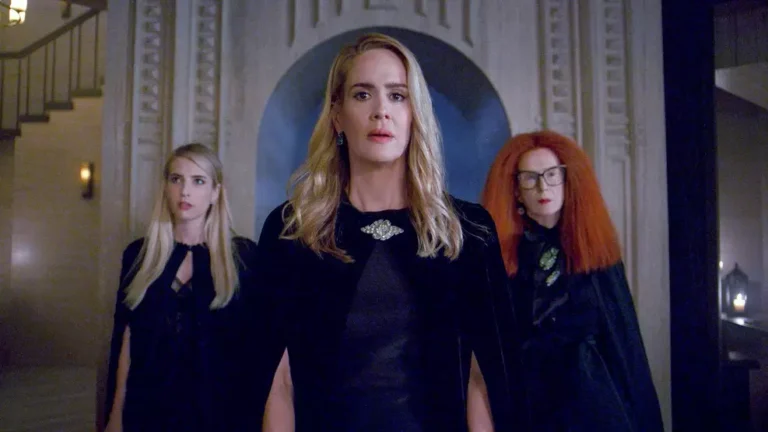 American Horror Story retorna ao Disney+ com nova temporada e elenco clássico da franquia.