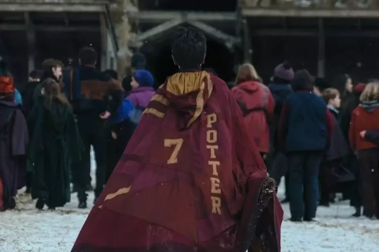 Série de Harry Potter apresenta uma nova abordagem visual para a chegada a Hogwarts.
