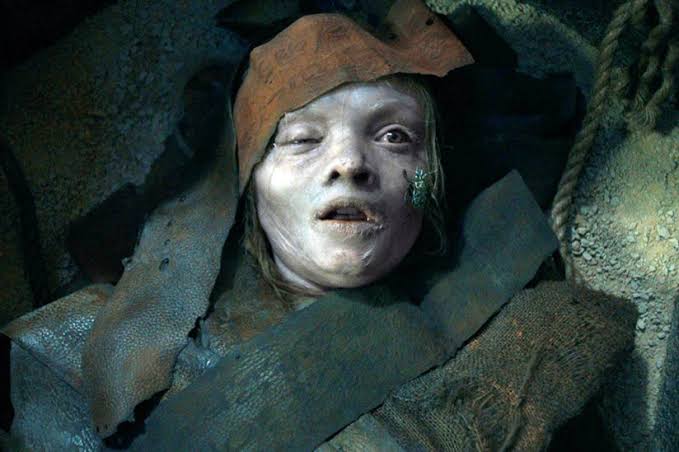 A múmia de Lee Cronin surge em uma produção marcada por horror físico e efeitos práticos.
