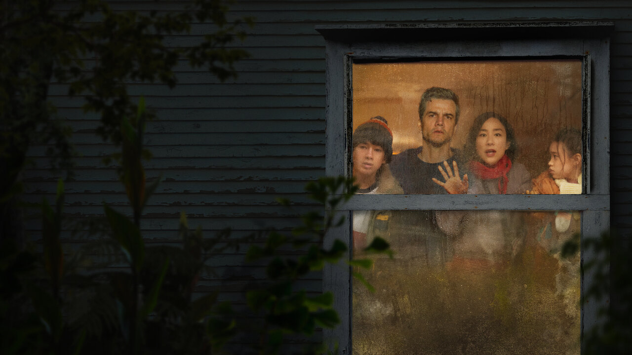 A Última Casa mostra Wagner Moura e Greta Lee em drama sobre sobrevivência e medo.