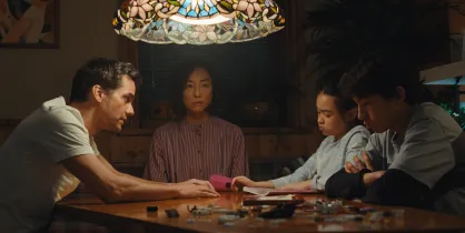 A Última Casa mostra Wagner Moura em thriller de sobrevivência sobre uma família presa dentro do próprio lar.