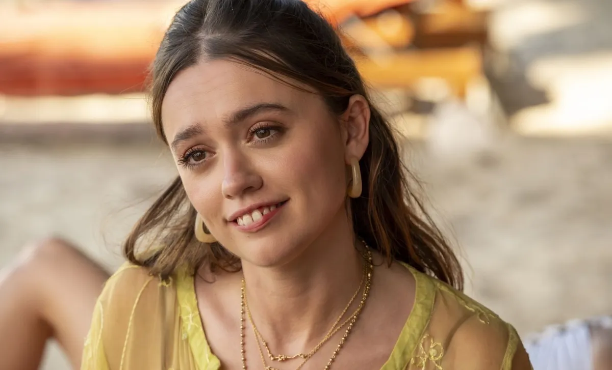 Aimee Lou Wood em destaque após transformar o sucesso de Sex Education em novos projetos internacionais.