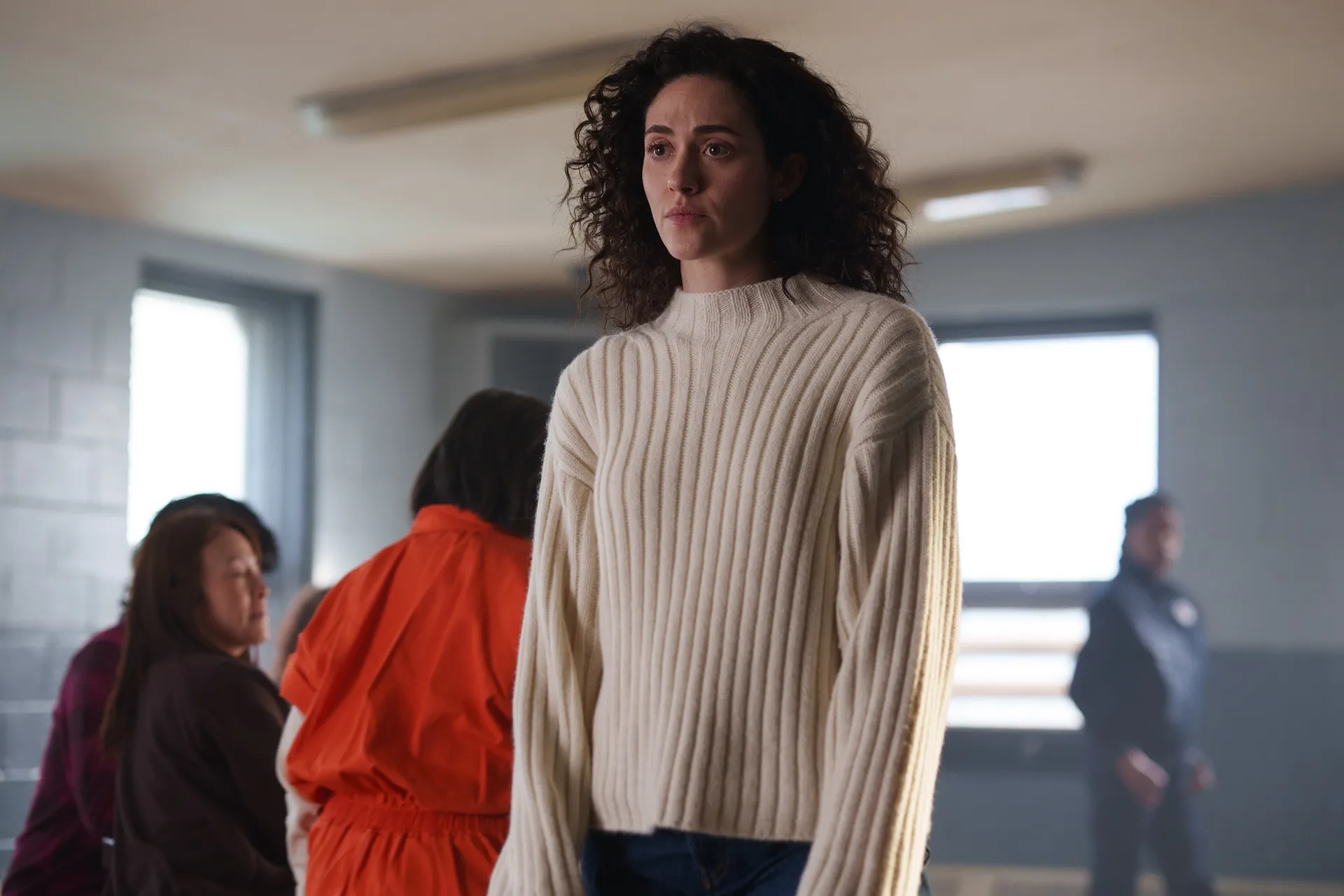 Alice sorri ao confrontar Catherine no final da 1ª temporada de "Fúria".
