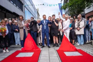 Anders Danielsen Lie e Anne Marie Ottersen recebem homenagem na Calçada da Fama de Haugesund