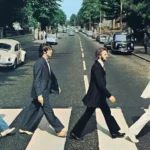 Os atores dos Beatles recriam a capa de Abbey Road durante as gravações dos filmes de Sam Mendes