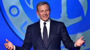Bob Iger recebe homenagem como Lenda da Disney durante a D23 2026
