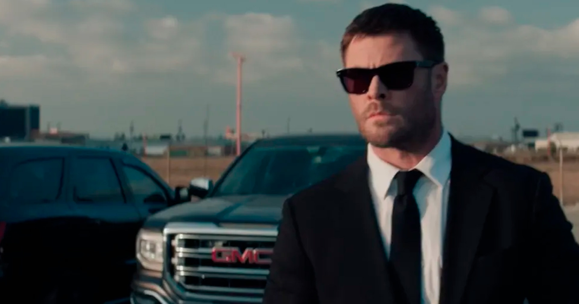 Caminhos do Crime4 Chris Hemsworth interpreta Davis em uma trama de roubo e corrupção em “Caminhos do Crime”.