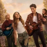 Camp Rock 3 recupera personagens, músicas, falas e referências dos dois primeiros filmes da franquia do Disney Channel.
