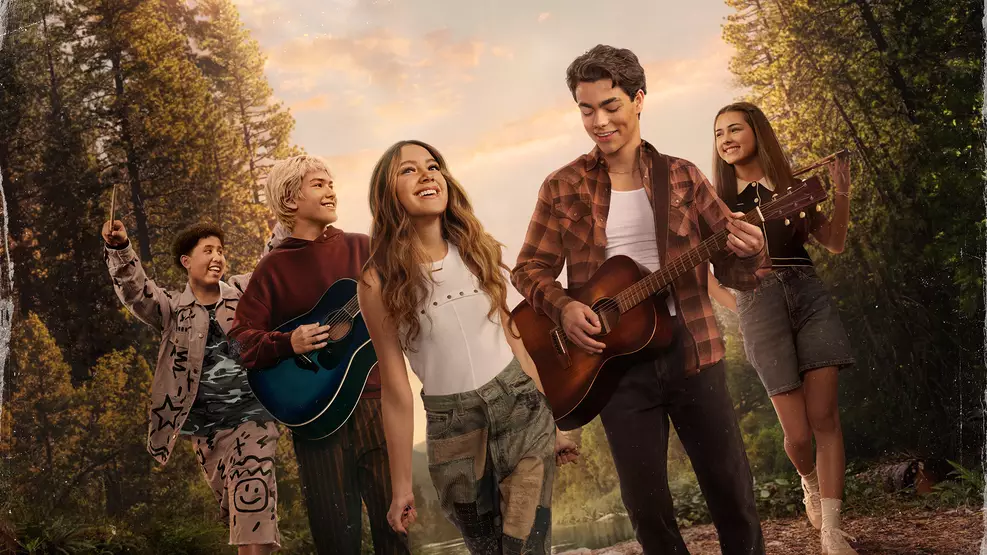 Camp Rock 3 recupera personagens, músicas, falas e referências dos dois primeiros filmes da franquia do Disney Channel.