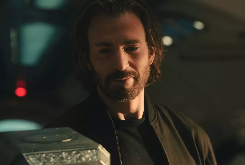 Chris Evans retorna como Steve Rogers, o Capitão América original, em “Vingadores: Doutor Destino”.