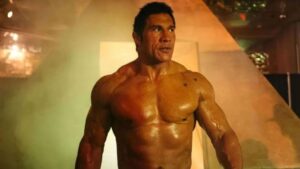 Dwayne Johnson vive Mark Kerr em “Coração de Lutador”, filme que explora a vida do lutador fora do ringue.