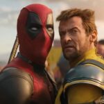 Personagens dos filmes X-Men representam a complexa cronologia da franquia ao longo de diferentes períodos.