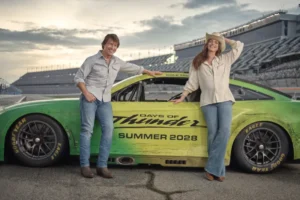 Anne Hathaway e Tom Cruise estarão juntos na sequência de “Dias de Trovão”, prevista para chegar aos cinemas em 2028.