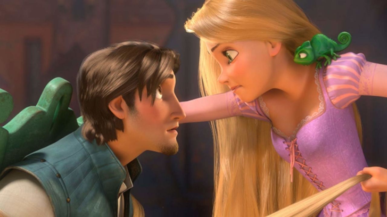 Enrolados Enrolados apresenta Rapunzel e Flynn Rider no primeiro trailer da adaptação live-action.