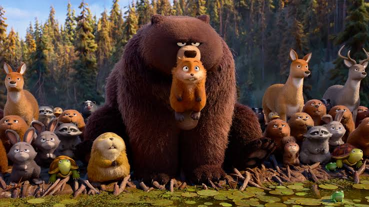 Mabel e os animais enfrentam uma ameaça à floresta em Hoppers.