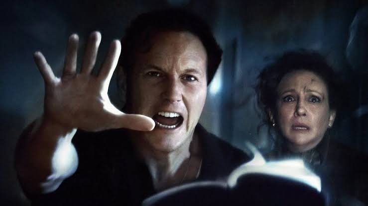 Filmes de Invocação do Mal conectam Ed e Lorraine Warren a diferentes histórias sobrenaturais.