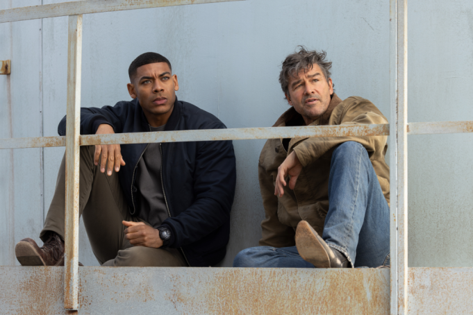 Hal Jordan e John Stewart são apresentados em divulgação da série "Lanternas" do novo DCU.