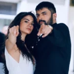 Tahir e Farah em uma cena marcante do final de “Meu Nome é Farah”.