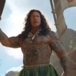 Moana navega pelo oceano em cena da adaptação live-action da Disney baseada na animação de 2016.