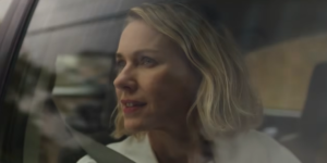 Naomi Watts recebe o Prêmio Donostia durante o Festival de San Sebastián em reconhecimento à sua trajetória no cinema.