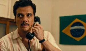 Cena de O Agente Secreto com Armando durante a perseguição no Recife.