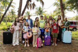 Os Farofeiros 3 leva a turma para uma viagem ao Caribe marcada por confusões durante um casamento.