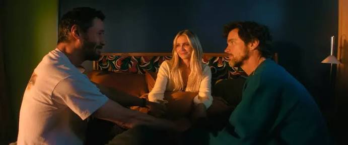 Keanu Reeves e Cameron Diaz aparecem em cena do filme Outcome.