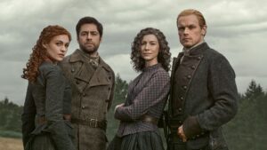 Outlander mostra Jamie e Claire Fraser no desfecho da oitava temporada da série.