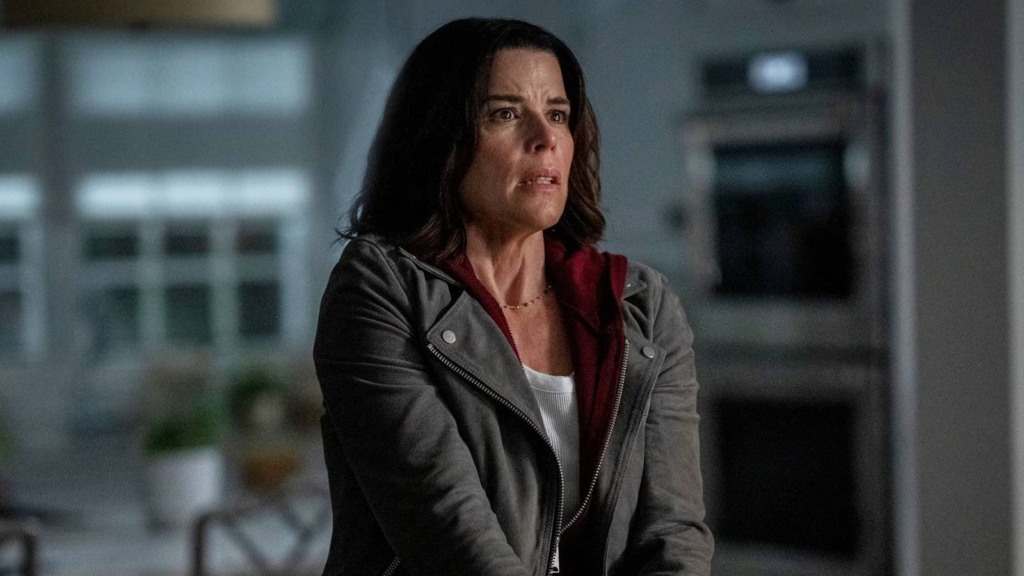 Ghostface retorna enquanto Sidney Prescott encara novos desafios em Pânico 7.