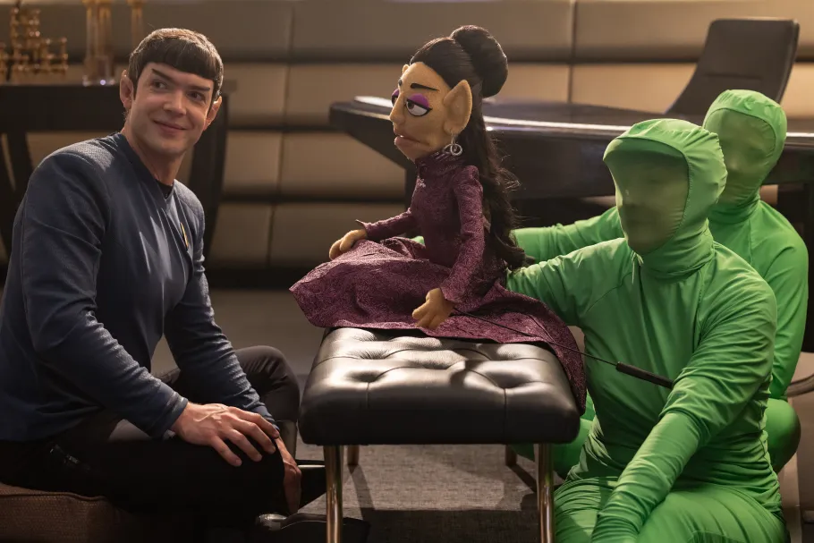 Marionetes da tripulação da Enterprise aparecem no episódio especial de "Star Trek: Strange New Worlds". A tripulação de "Star Trek: Strange New Worlds" ganha versões em marionetes no episódio "Level Five Transporter Accident".