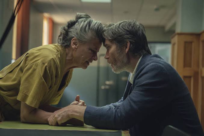 “Steve” acompanha Cillian Murphy como um diretor escolar enfrentando conflitos, pressão profissional e problemas pessoais.