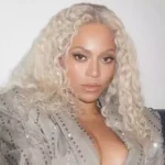 Beyoncé anuncia doação de US$ 1 milhão para ajudar vítimas do terremoto na Colômbia.