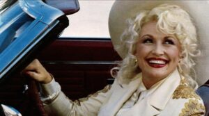 Dolly Parton morreu aos 80 anos após uma breve batalha contra o câncer, encerrando uma carreira de sete décadas na música, cinema e televisão.