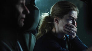 “Hallow Road” acompanha Alice diante do mistério sobre seu destino após o acidente em uma estrada isolada.