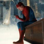 Tom Holland como Homem-Aranha em discussão sobre o futuro da franquia nos cinemas.
