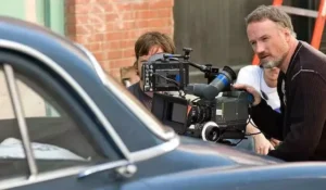 David Fincher encerra parceria de seis anos com a Netflix após término do contrato.