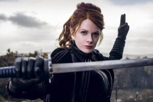 Emily Beecham estrela “Echolalic”, novo filme de Peter Mackie Burns sobre uma assistente social que ultrapassa limites profissionais.