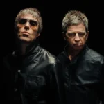 Oasis retorna a Knebworth para seis apresentações da turnê “Live ’27”.