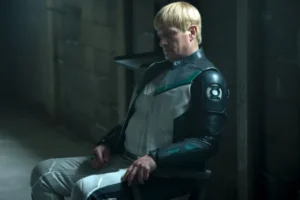 “Lanternas” revela a morte de Hal Jordan e apresenta Guy Gardner no sexto episódio.