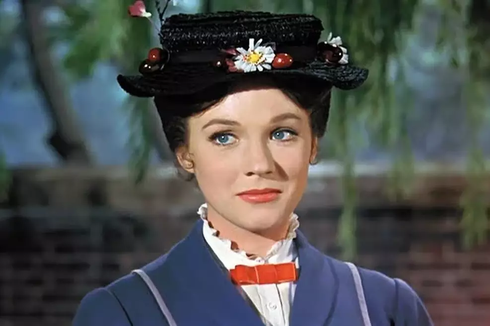 “Mary Poppins” pode ganhar nova série baseada nos livros de P. L. Travers.