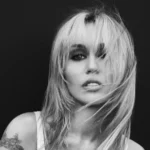 Miley Cyrus anuncia o álbum "Bass Persuades" e prepara uma nova fase musical antes de retornar aos palcos em outubro.