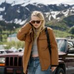 "The Sun Never Sets" acompanha Dakota Fanning em um triângulo amoroso marcado por dúvidas sobre o futuro.