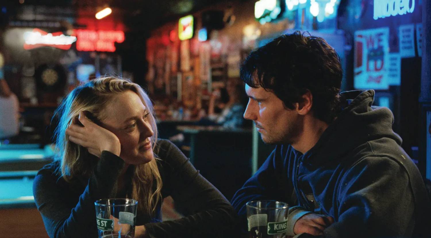 Dakota Fanning interpreta Wendy em "The Sun Never Sets", comédia romântica dirigida por Joe Swanberg.