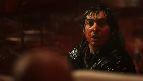 Austin Abrams interpreta Bryan, protagonista da nova versão cinematográfica de "Resident Evil".