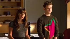 Ryan Murphy conclui roteiro para possível retorno de “Glee”.
