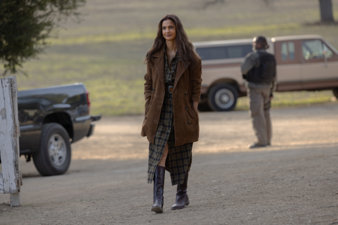 “Lanternas” revela Zoe Macon como o Caçador de Homens e encerra o episódio 5 com sua morte.